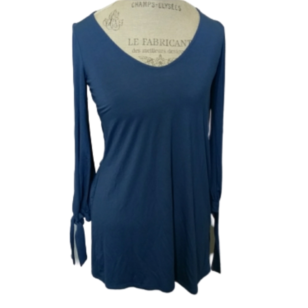 Lulus blouse in blue with arm cutouts